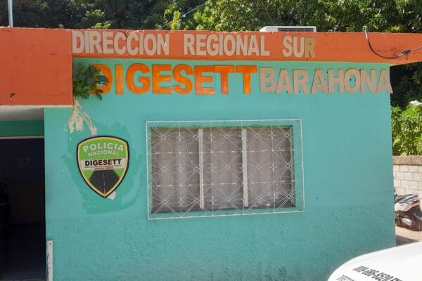 Denuncian a coronel de la Digesett en Barahona por presunto maltrato y abuso de poder