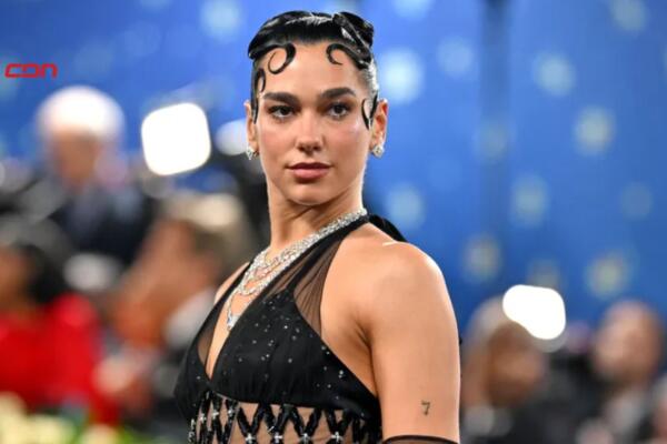 Dua Lipa, la más joven entre las personas menores de 40 años más ricas de Reino Unido.