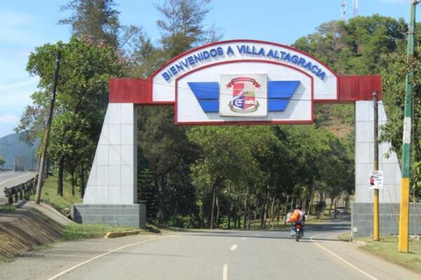 Villa Altagracia rechaza cierre de cruce en la autopista Duarte