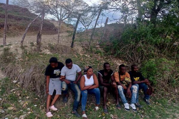 Ejército detiene a 29 haitianos indocumentados en zonas rurales de San Juan y Santiago Rodríguez