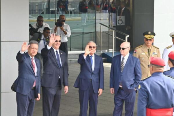 Luis Abinader, Hipólito Mejía, Leonel Fernández y Danilo Medina
Foto: Fuente Externa