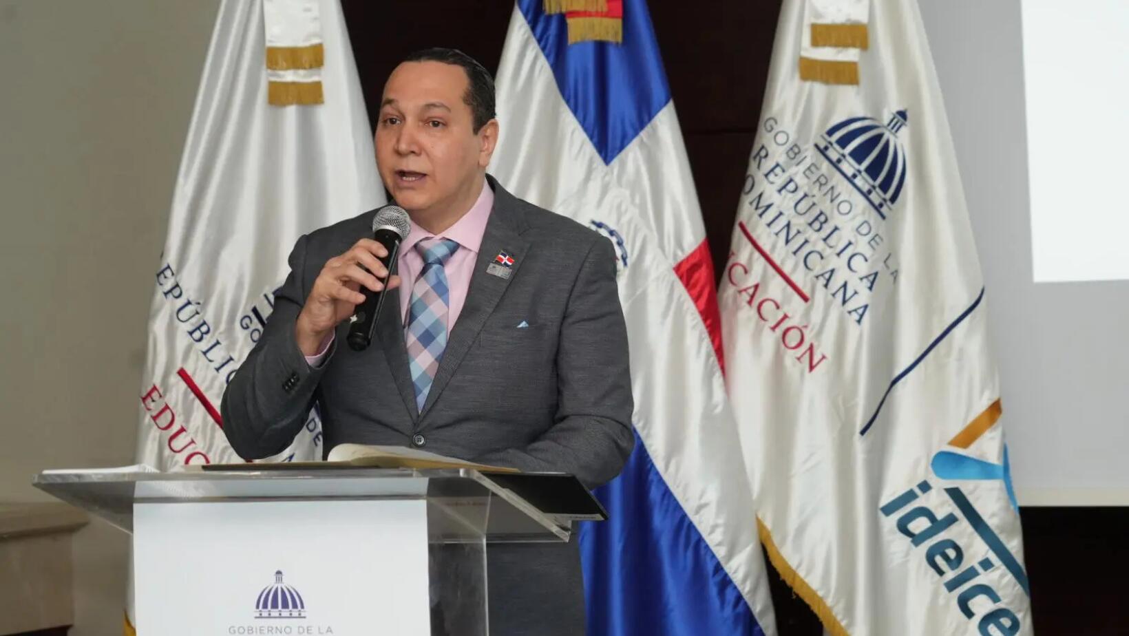 Exhortan a universidades colaborar con fortalecimiento de evaluaciones educativas