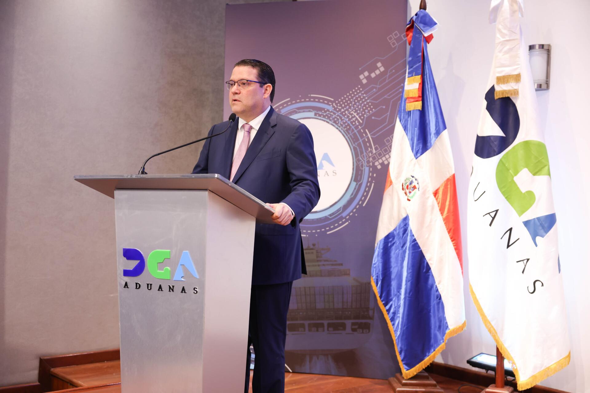 Aduanas conecta exportadores con supermercados latinos en EE. UU.