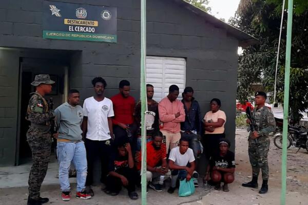 Envían a tres dominicanos ante la justicia por tráfico de inmigrantes indocumentados en San Juan de la Maguana.