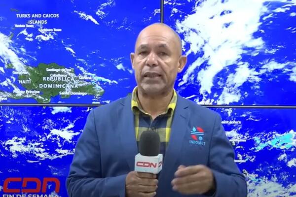 En María Trinidad Sánchez, Samaná, Hato Mayor, El Seibo y La Altagracia, se prevén algunas lluvias pasajeras con tronadas aisladas.