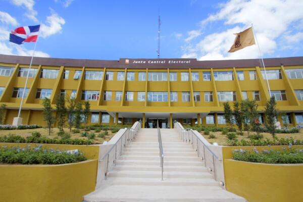JCE propone reducir requisitos para candidatos independientes