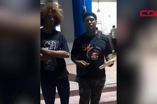 Los jóvenes aseguran que durante la detención fueron víctimas de maltratos físicos por parte de los agentes policiales. 