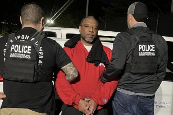 ICE arresta en Boston a dominicano buscado por delitos en EE. UU. y RD