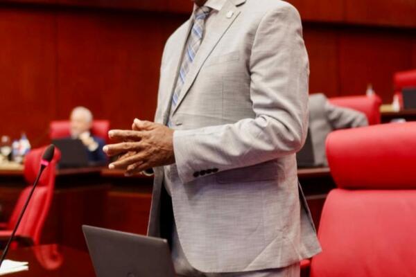 El senador Fulcar reiteró su firme compromiso con la niñez. Foto: Fuente externa 