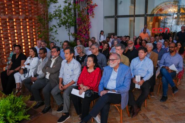 La diversidad de públicos refleja el compromiso del centro en despertar interés en distintos sectores.