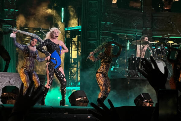 La estrella del pop estadounidense Lady Gaga se presenta durante su concierto en la playa de Copacabana en Río de Janeiro, Brasil, el 3 de mayo de 2025. AFP