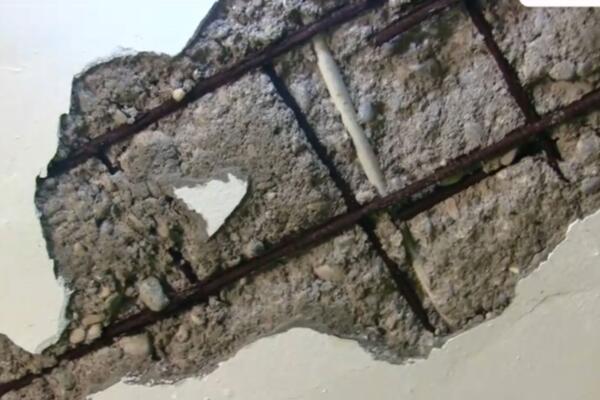 La estructura del liceo presenta daños tan graves que podría colapsar.