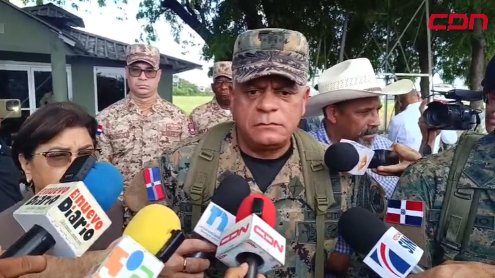 Ministro de Defensa y comandante general del Ejército supervisan despliegue en frontera con Haití
