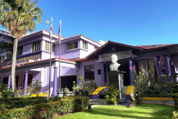 Comité Político PLD analizará fallo del TSE que suspende reunión para definir escogencia de precandidato presidencial.