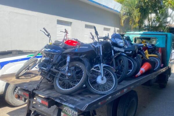 PN detiene a seis personas en flagrante delito durante carreras clandestinas en SPM