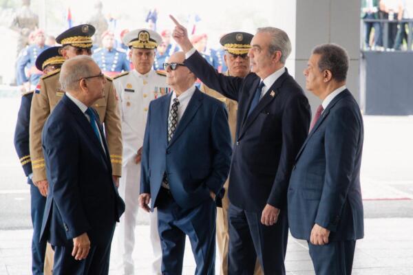 El presidente Abinader y los exmandatarios se reunieron en el CES para dar inicio al diálogo sobre la crisis haitiana.