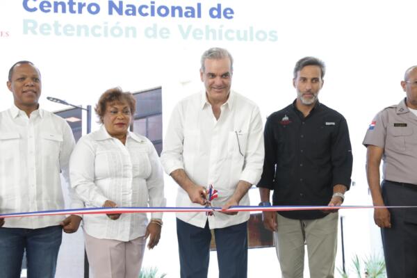 El presidente Luis Abinader inauguró el Cenarve en SDO. Foto: Fuente externa 