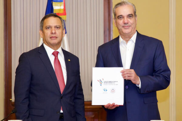 Presidente recibe la Declaración de Santo Domingo tras culminar Cumbre Judicial Iberoamericana