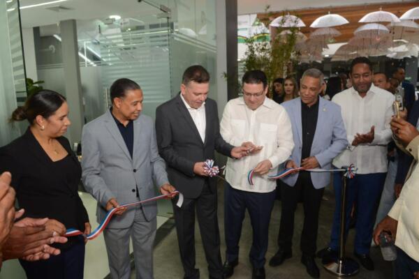 Inauguración de nueva oficina de Proindustria en Santiago. 