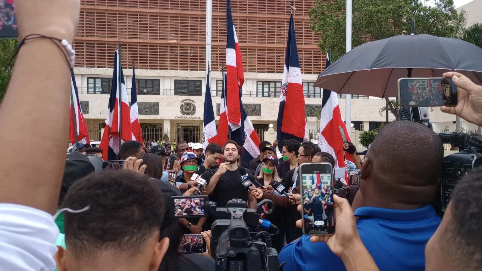 Patria Libre y Fernando Abreu realizaron una protesta frente al Congreso por el proyecto de ley Libertad de Expresión y Medios Audiovisuales.