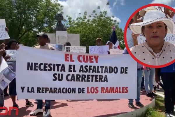 Moradores de El Cuey protestan por el asfaltado de su carretera principal. Foto: CDN Digital
