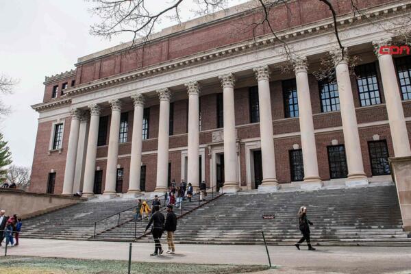 Administración Trump congela todas las nuevas subvenciones a la Universidad de Harvard. (Foto, fuente externa)