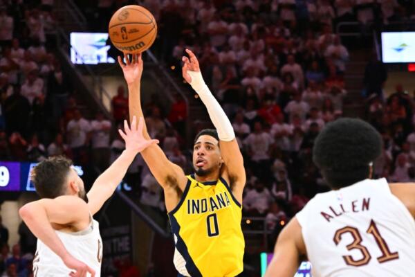 Indiana perdía frente a Cleveland  en este partido, pero pudo remontar para ganar los dos primeros juegos de la serie en la ruta.
