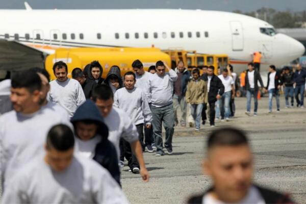 Este martes, 140 ciudadanos dominicanos fueron deportados desde EE. UU. hacia la República Dominicana en un vuelo coordinado por el ICE.