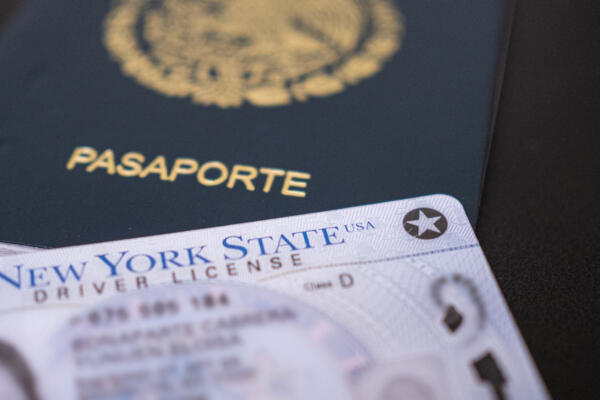 A partir del 7 de mayo de 2025, mayores de 18 años en EEUU deberán presentar una Real ID o un documento aprobado para volar dentro del país