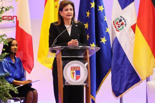 La Vicepresidenta Raquel Peña.