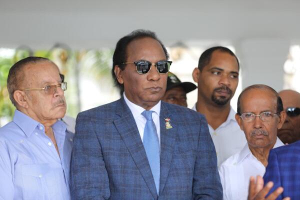 Zorrilla Ozuna ve positivo encuentro de Abinader y expresidentes para tratar tema de crisis haitiana
