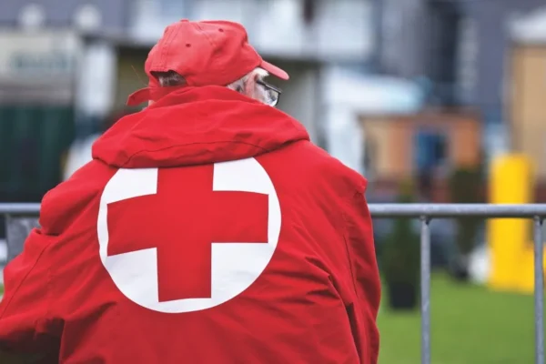 Cada 8 de mayo se celebra el Día Mundial de la Cruz Roja y de la Media Luna Roja, una fecha para honrar la incansable labor de millones de voluntarios y trabajadores humanitarios que, desde los rincones más remotos hasta los centros urbanos, salvan vidas, brindan asistencia vital y promueven la dignidad humana sin distinción de raza, religión o ideología.