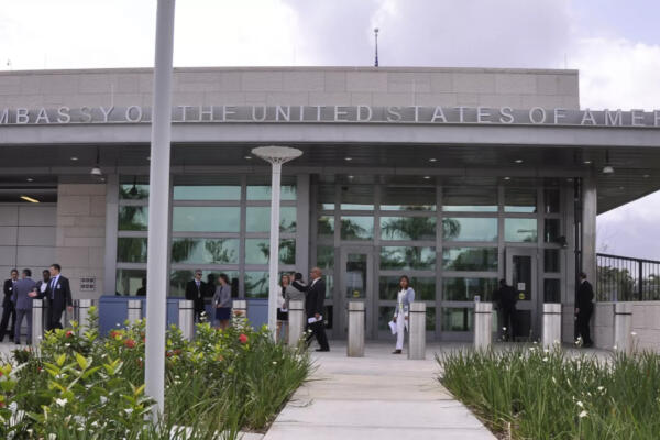 Embajada de EEUU en RD insta a ilegales al regreso voluntario