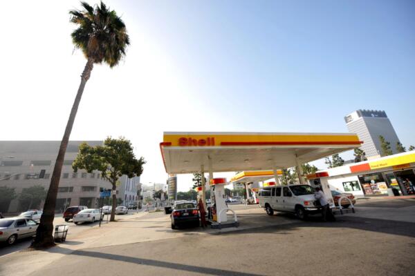 Fotografía de archivo de una estación de suministro de combustibles fósiles en Los Ángeles 
