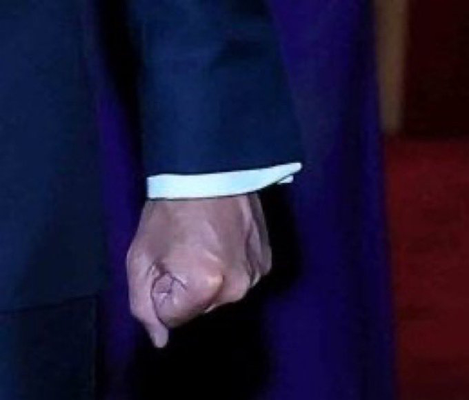 El detalle poco visto de la bofetada a Macron por su esposa