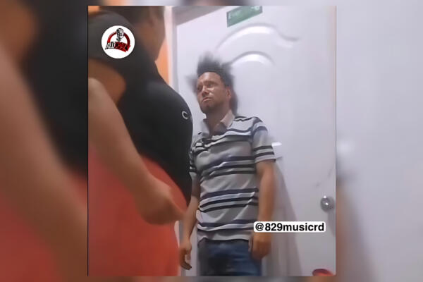 Video viral muestra a mujer agrediendo a su pareja