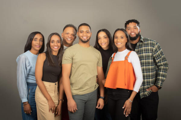 Ragoh es una agrupación cristiana conformada por una familia de músicos y adoradores