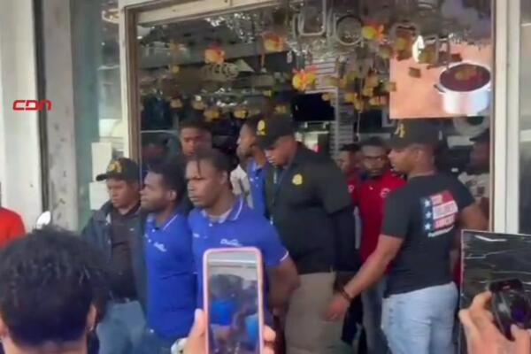 Migración inspecciona negocios en Santo Domingo y detiene a 92 extranjeros ilegales. (foto, fuente externa)
