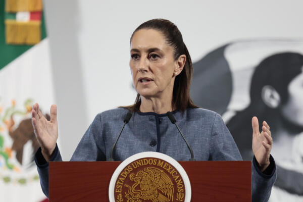 Secretaria de Seguridad de EE.UU. acusa a Sheinbaum de alentar las protestas de Los Ángeles