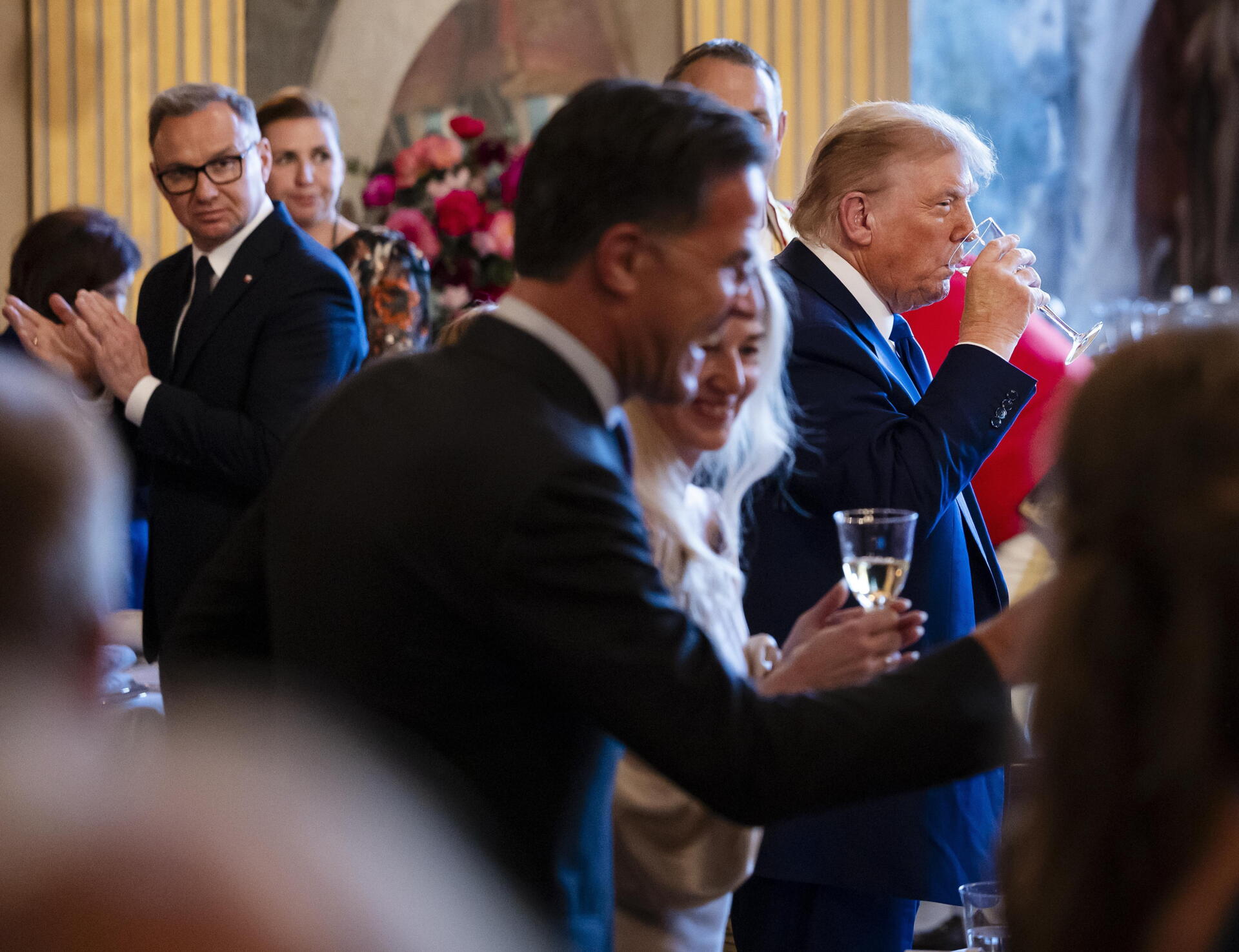 Los reyes de Países Bajos dan a Trump cena, cama y desayuno en palacio de cara a la OTAN