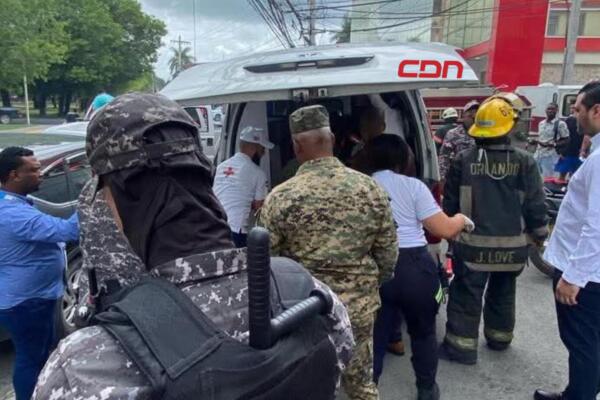 911 gestiona rescate de personas atrapadas en ascensor en Higüey