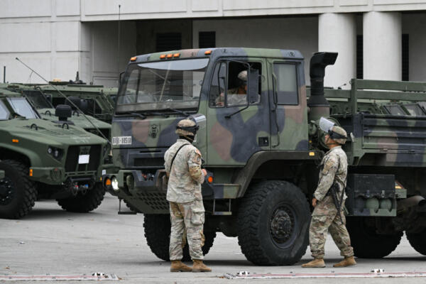 California pide a la justicia bloquear despliegue de militares en Los Ángeles