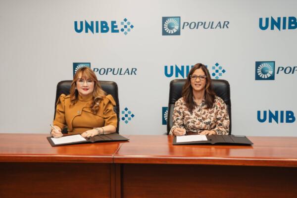  De izquierda a derecha, las señoras Antonia Antón de Hernández y Odile Camilo Vincent
Foto: fuente externa
