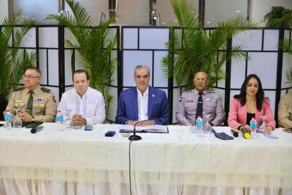 El presidente Luis Abinader encabeza este lunes la reunión de seguimiento al Plan de Seguridad Ciudadana en el Palacio de la Policía.