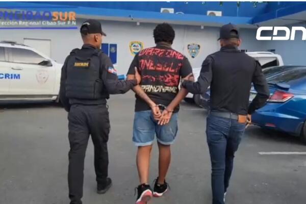 El Dicrim informó que arrestó a un hombre vinculado a múltiples asaltos en Bonao. Fue identificado como Yeferson Antonio Ramos Lara. Foto: Dicrim