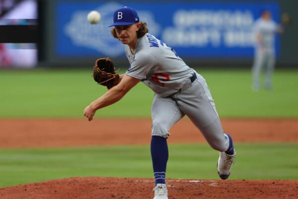 En su tercera estancia ya con Los Ángeles esta temporada, el lanzador de 26 años ha brillado como relevista largo, y el domingo no fue la excepción en la victoria de los Dodgers por 5-1 sobre los Reales en el Kauffman Stadium, asegurando la serie.