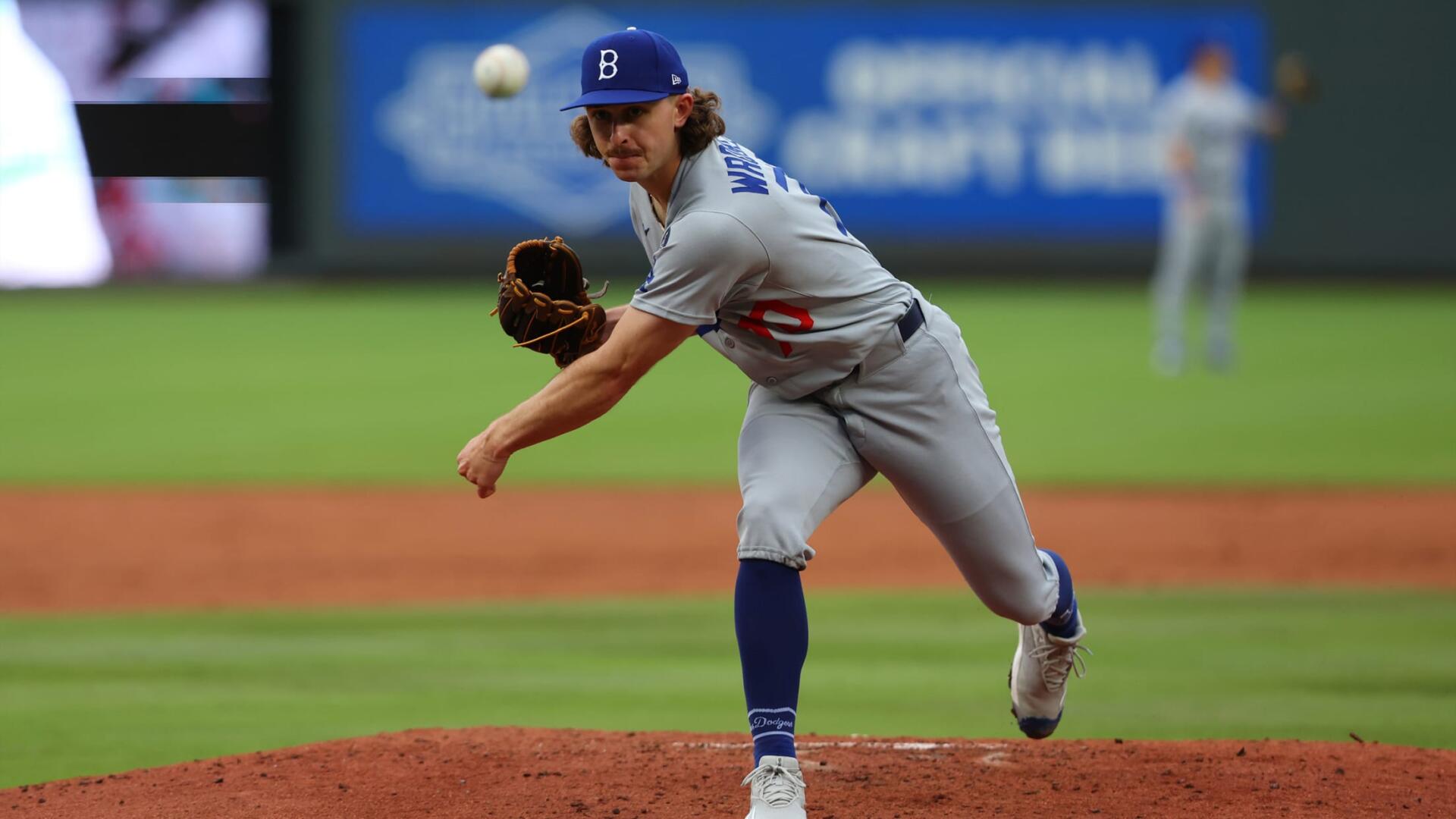 En su tercera estancia ya con Los Ángeles esta temporada, el lanzador de 26 años ha brillado como relevista largo, y el domingo no fue la excepción en la victoria de los Dodgers por 5-1 sobre los Reales en el Kauffman Stadium, asegurando la serie.