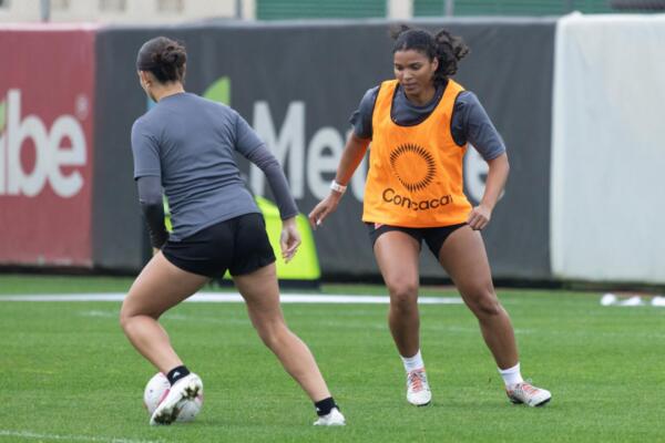 Un total de 22 jugadoras fueron convocadas por la seleccionadora nacional femenina, Betzaida Ubri, para afrontar estos desafíos de alto nivel.