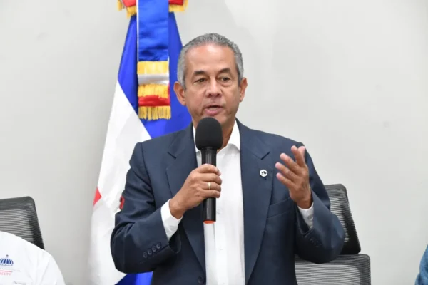 En la misiva firmada por el presidente de la Federación Dominicana de Fútbol, José Francisco Deschamps, la entidad  expresó su descontento ante las molestias que experimentó el onceno de fútbol dominicano antes y durante el encuentro.