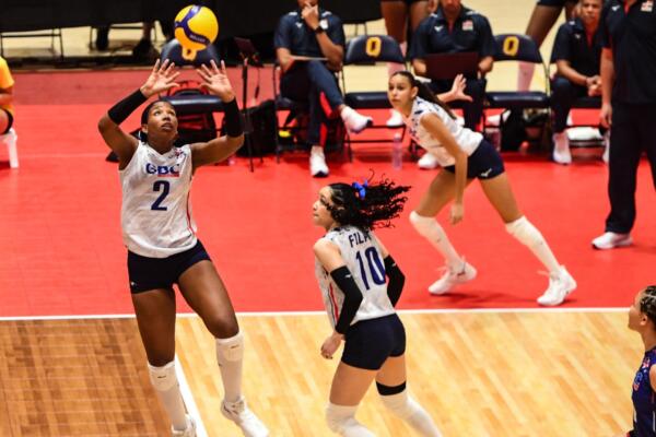 Canadá fue desafiado al inicio, pero logró controlar la ofensiva dominicana en los momentos clave, lo que les permitió llevarse la victoria por 3-0 (25-22, 25-23, 25-17).